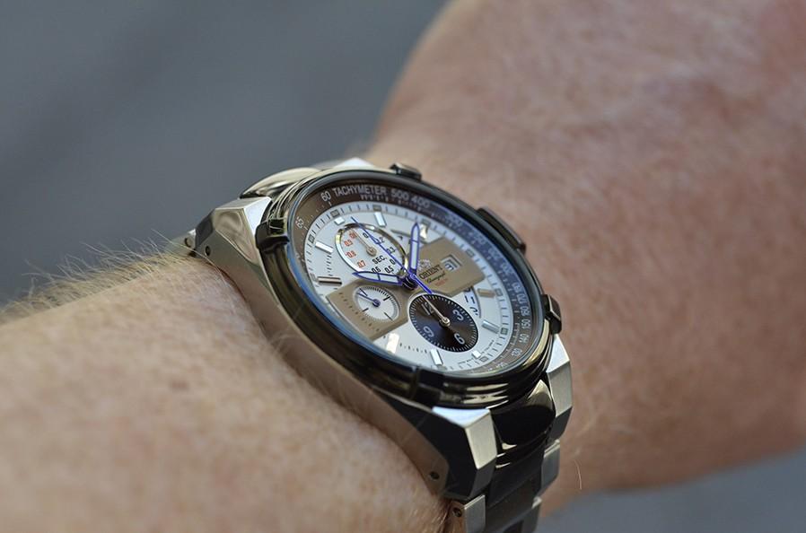 Reloj Orient TACHYMETER Análogo de caballero, 100 metros sumergible.