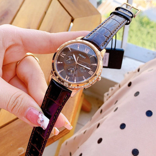 Reloj Orient Fechador de dama con circonias.