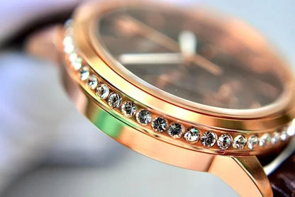Reloj Orient Fechador de dama con circonias.